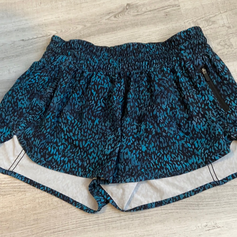 Lululemon printed shorts EUC